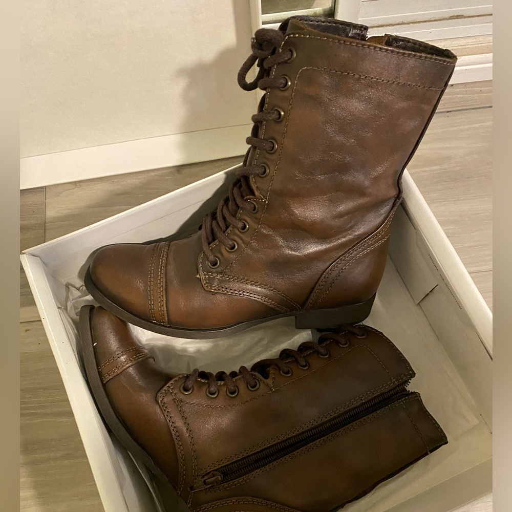BROWN STEVE MADDEN COMBAT BOOTS SZ 7.5